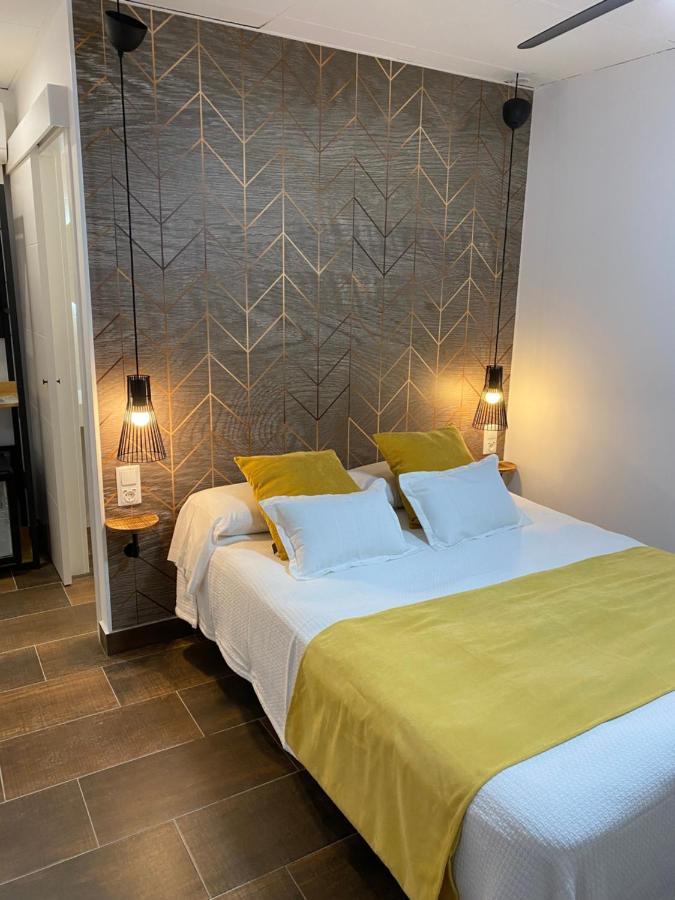Pension Rovior Calafell Bagian luar foto