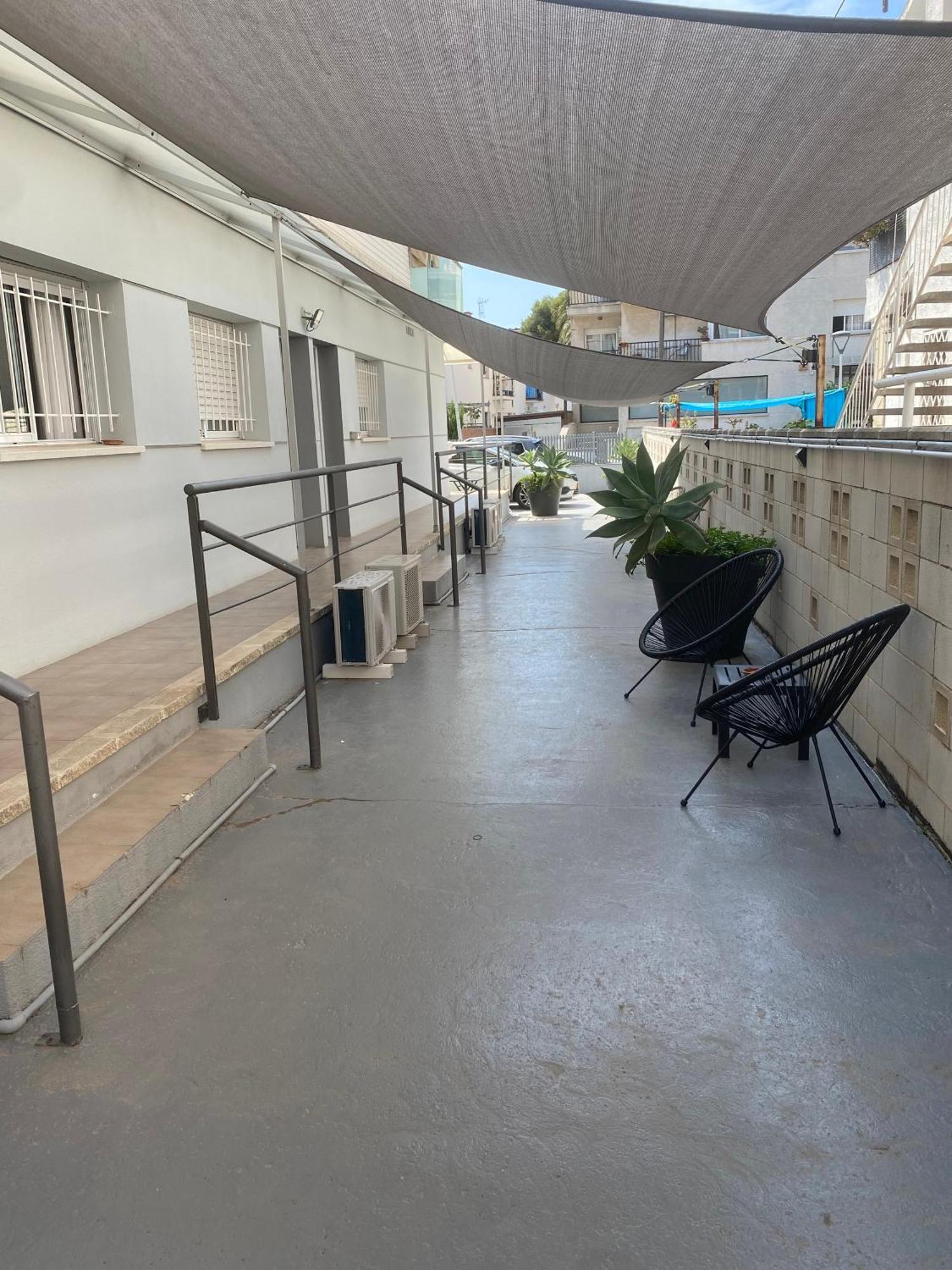 Pension Rovior Calafell Bagian luar foto