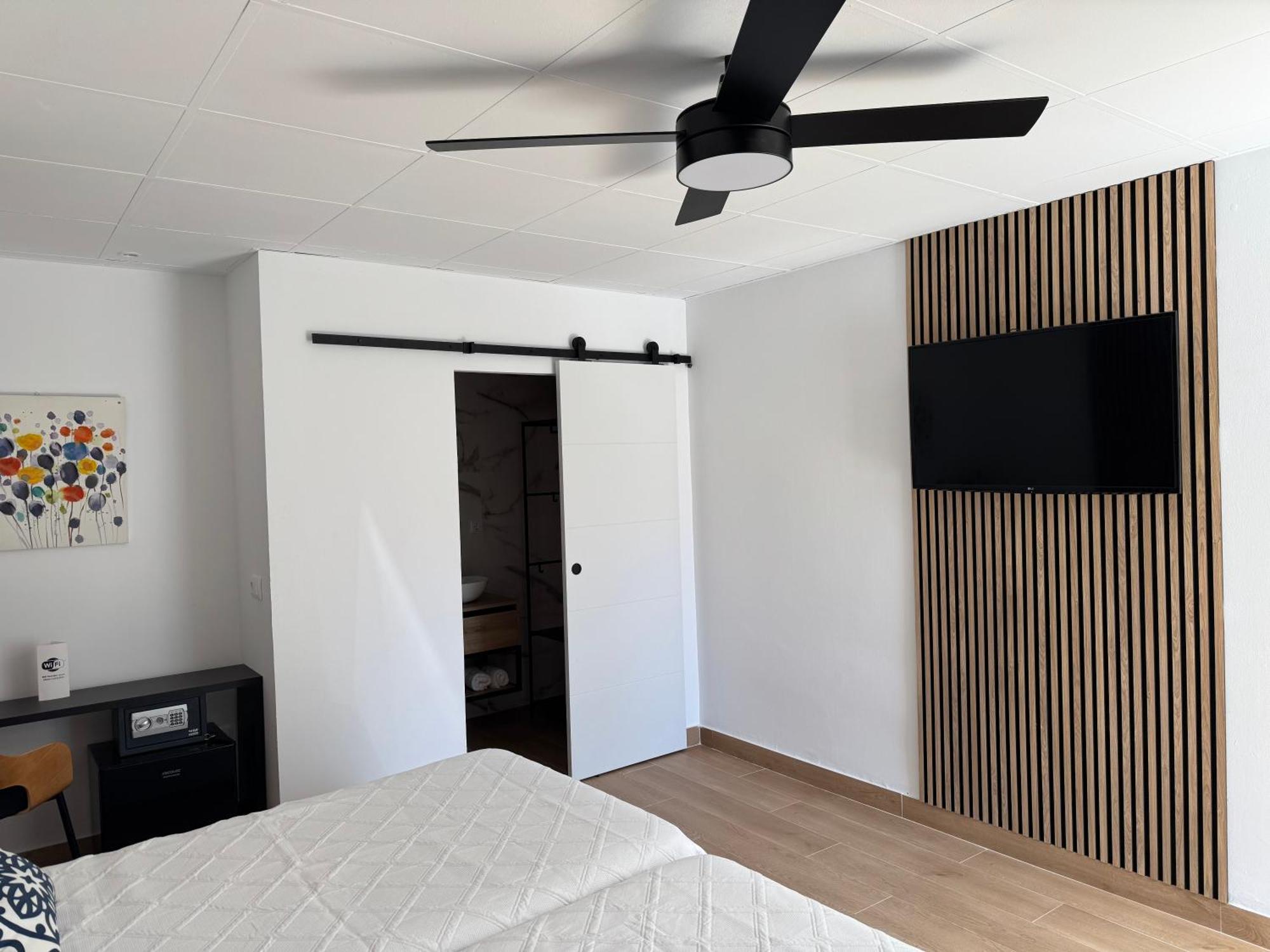 Pension Rovior Calafell Bagian luar foto