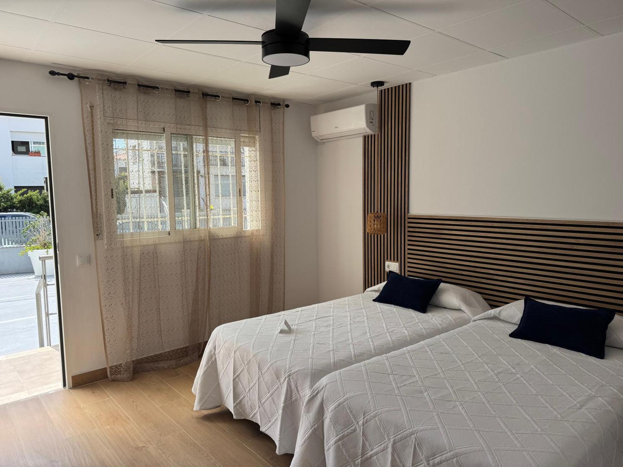 Pension Rovior Calafell Bagian luar foto