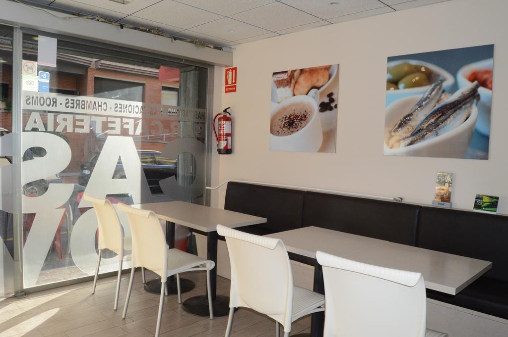 Pension Rovior Calafell Bagian luar foto