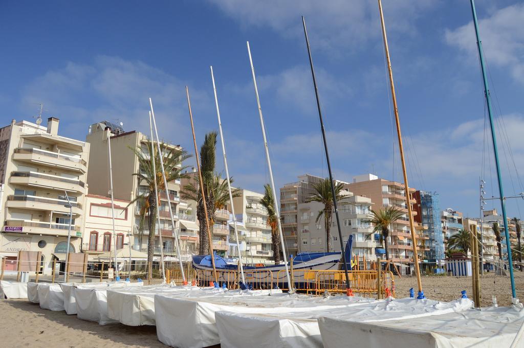 Pension Rovior Calafell Bagian luar foto